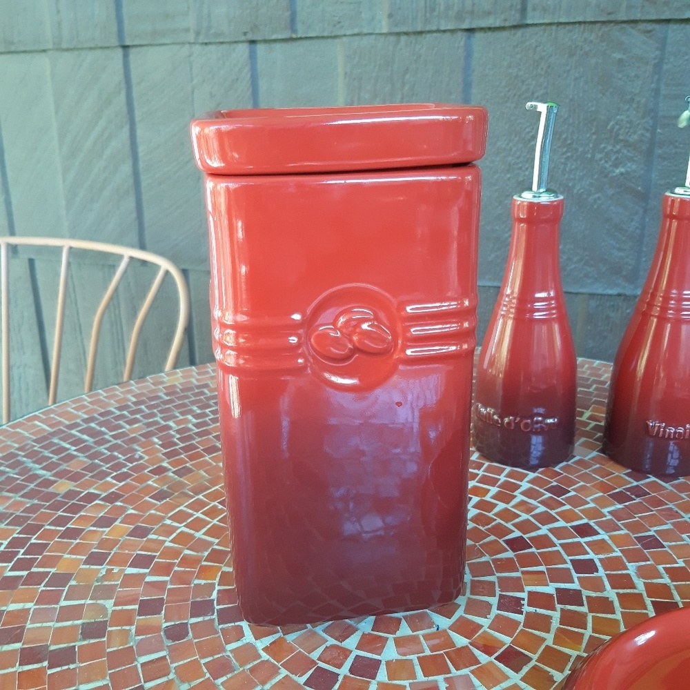 Le  Creuset  Coffee Storage Jar